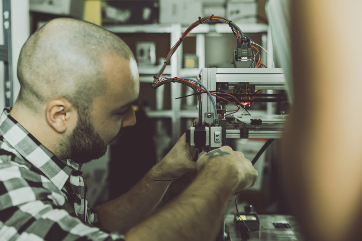 how to become a semiconductor manufacturing technician in america